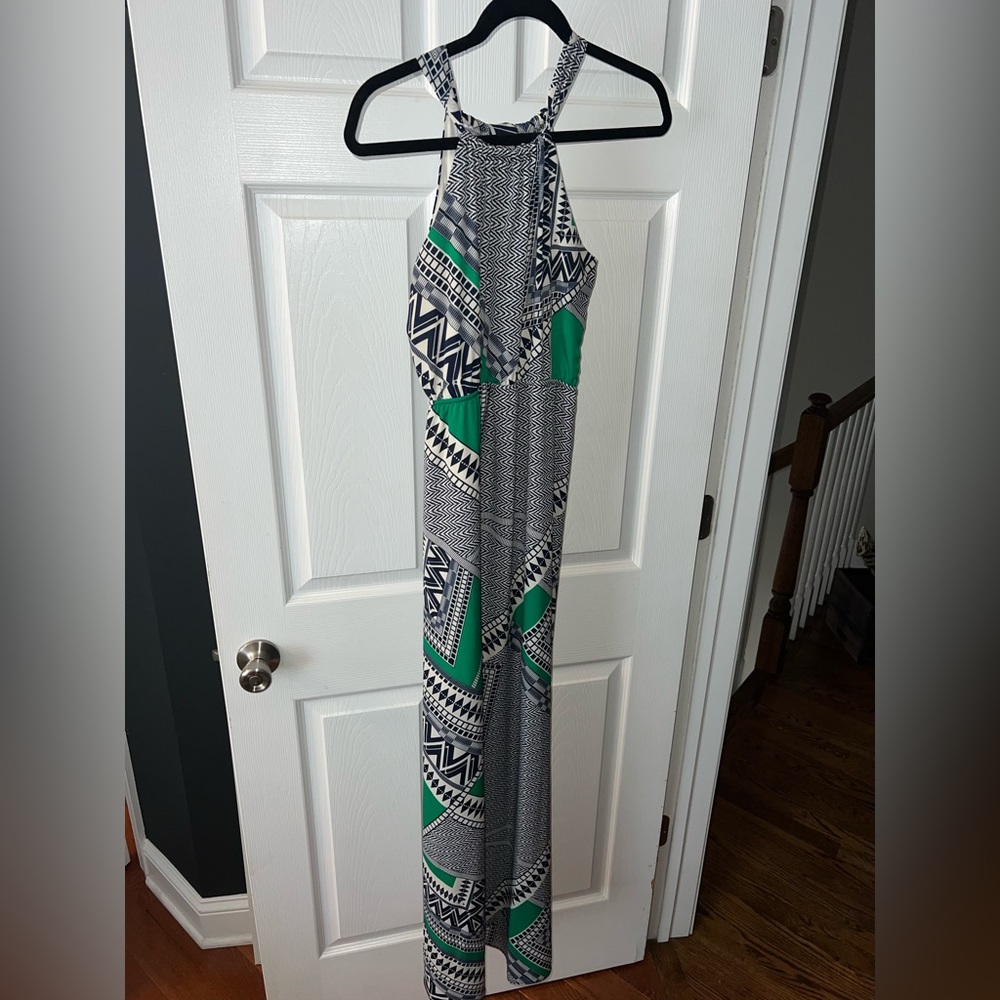 Chic Navy and White Patterned Dress